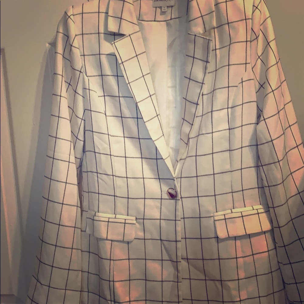 Black and white stripped blazer